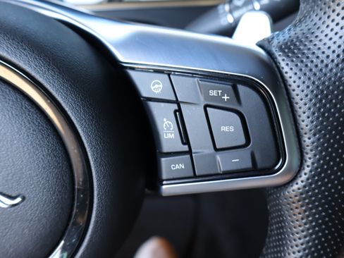 Used 2023 Jaguar F-TYPE R AWD/4WD image 19