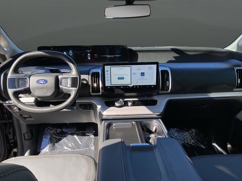 New 2025 Ford Expedition Max Active image 5