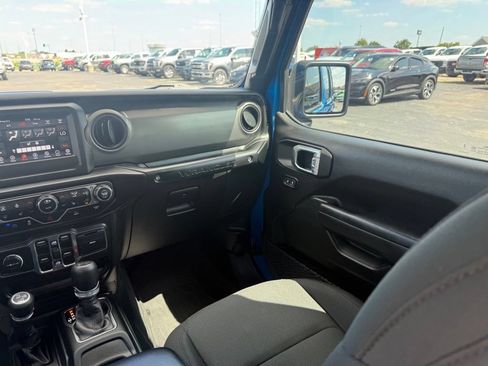 Used 2023 Jeep Wrangler Unlimited w/ Cold Weather Group AWD/4WD image 44