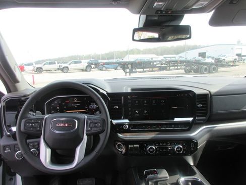 New 2026 GMC Sierra 1500 SLT image 14