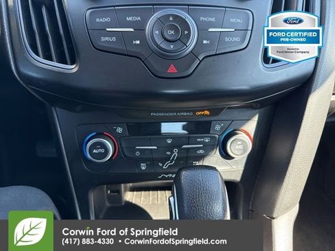 Used 2018 Ford Focus SE w/ SE Appearance Package image 16