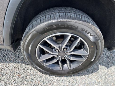 Used 2019 Jeep Grand Cherokee Limited AWD/4WD image 11