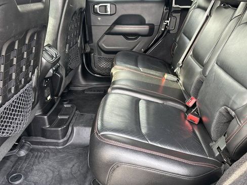 Used 2018 Jeep Wrangler Unlimited Rubicon w/ Dual Top Group image 23