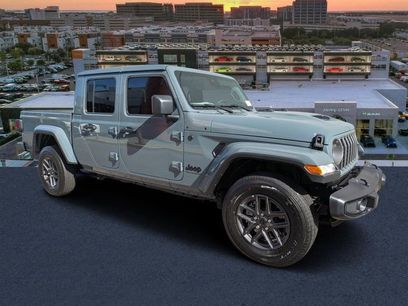 New 2025 Jeep Gladiator Sport