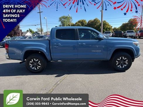 Used 2019 Toyota Tacoma SR5 AWD/4WD image 4