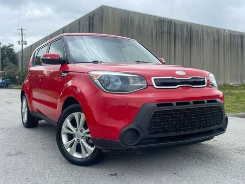Used 2014 Kia Soul + FWD image 1
