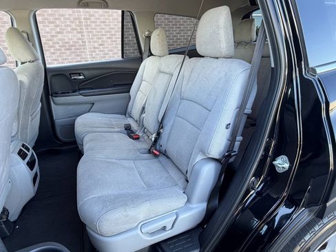 Used 2019 Honda Pilot LX image 28