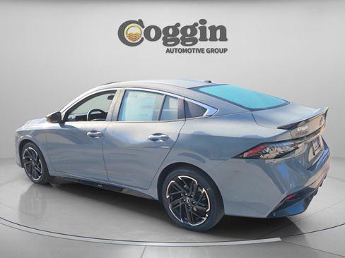 New 2026 Nissan Sentra SR w/ Floor Mat Package image 3