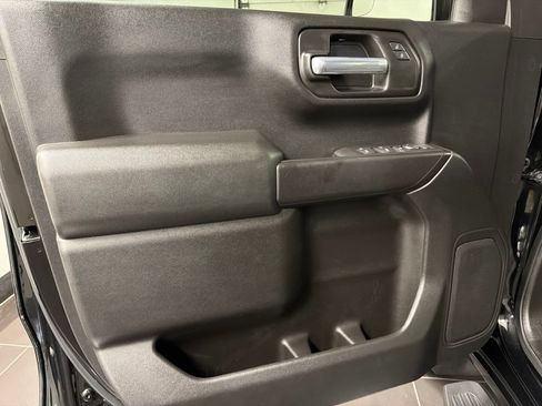 Used 2020 Chevrolet Silverado 1500 Custom Trail Boss w/ Custom Convenience Package AWD/4WD image 27