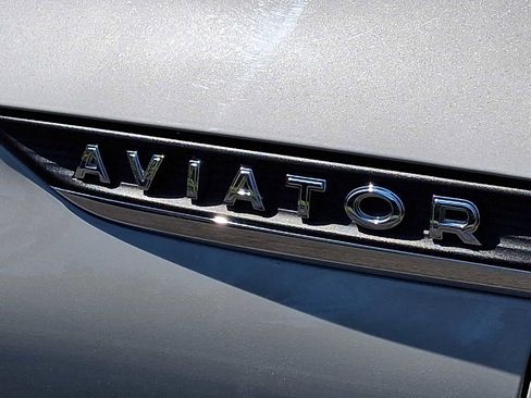 Used 2023 Lincoln Aviator Reserve w/ Equipment Group 201A AWD/4WD image 28