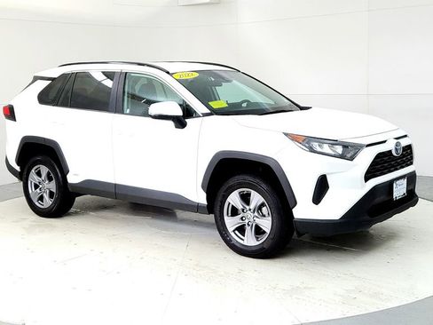 Used 2022 Toyota RAV4 LE AWD/4WD image 7