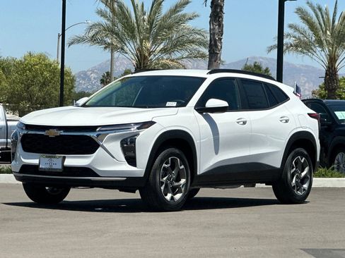 New 2026 Chevrolet Trax LT FWD image 8