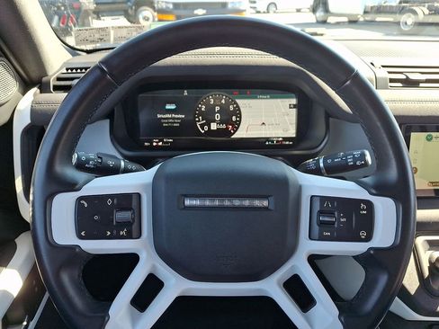 Used 2023 Land Rover Defender 90 S image 24