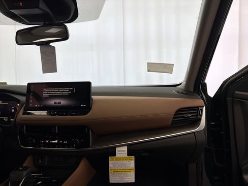 New 2026 Nissan Rogue Platinum AWD/4WD image 12