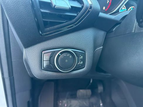 Used 2017 Ford Escape Titanium w/ Equipment Group 301A AWD/4WD image 10