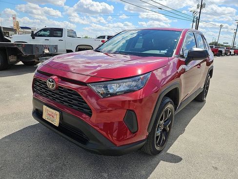 Used 2022 Toyota RAV4 LE FWD image 1