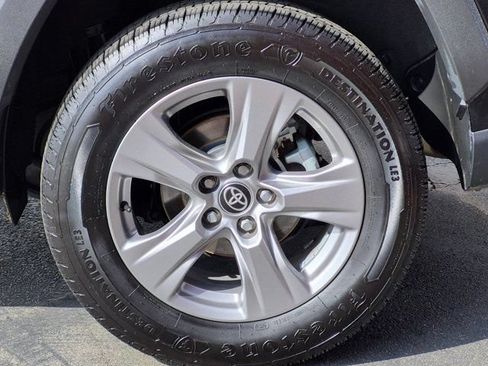 Used 2024 Toyota RAV4 XLE FWD image 13