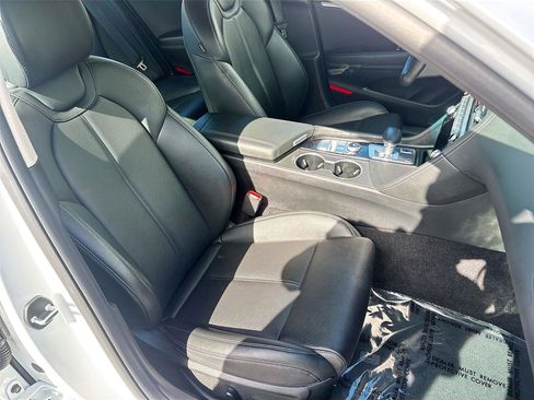 Used 2025 Genesis G70 2.5T image 28