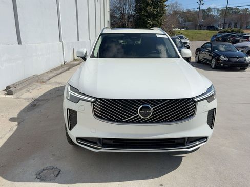 Certified 2025 Volvo XC90 B6 Plus image 6