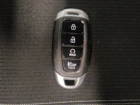 Used 2024 Hyundai Venue SEL image 32