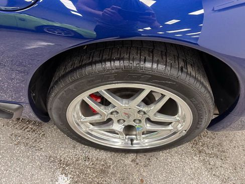 Used 2004 Chevrolet Corvette Z06 w/ Z06 Preferred Equipment Group RWD image 26