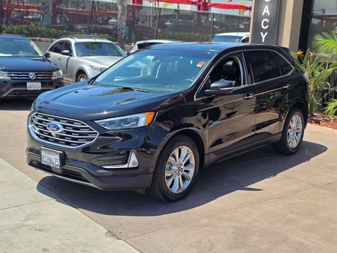 Used 2019 Ford Edge Titanium w/ Equipment Group 301A FWD image 5