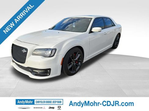 Used 2023 Chrysler 300 C RWD image 3