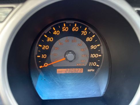 Used 2004 Toyota 4Runner SR5 image 13