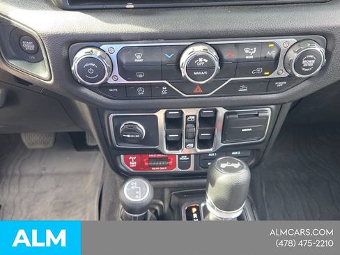 Used 2025 Jeep Wrangler Unlimited Sport AWD/4WD image 24