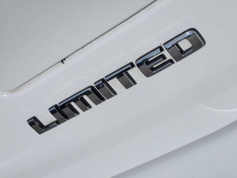 Used 2023 Jeep Grand Cherokee Limited w/ Luxury Tech Group II AWD/4WD image 10