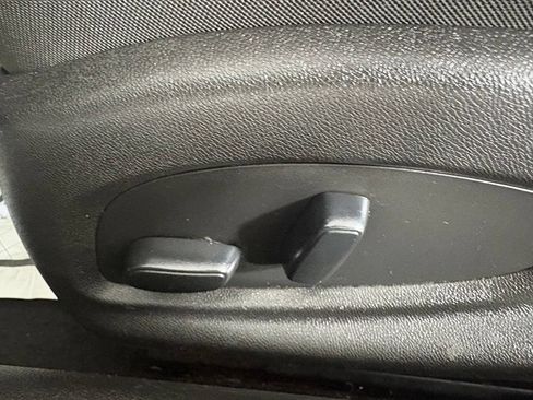 Used 2018 Chevrolet Camaro LT RWD image 11