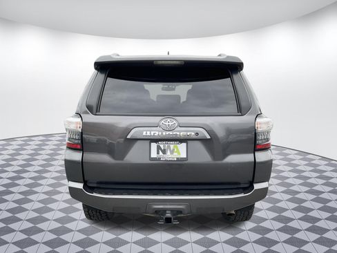 Used 2018 Toyota 4Runner SR5 Premium AWD/4WD image 4