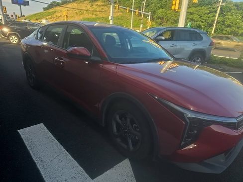 Used 2025 Kia K4 FWD image 3