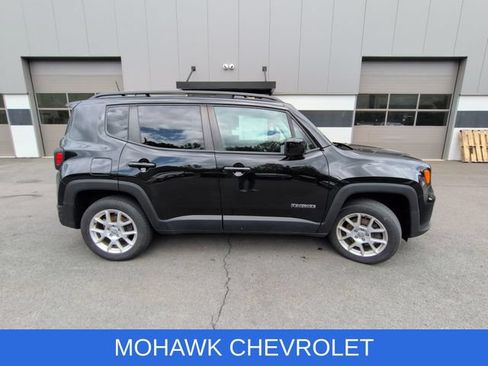 Used 2020 Jeep Renegade Latitude w/ Cold Weather Group AWD/4WD image 5