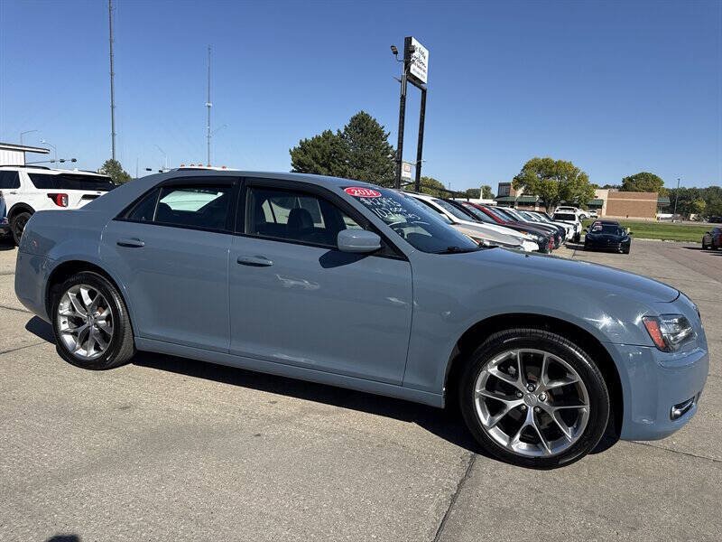 Used 2014 Chrysler 300 S RWD image 10