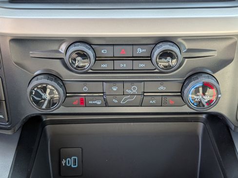 New 2025 Ford F350 XLT w/ Black Appearance Package image 25