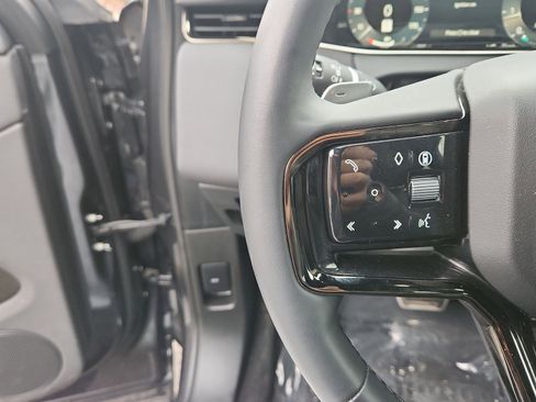 Used 2024 Land Rover Range Rover Evoque Dynamic SE image 24