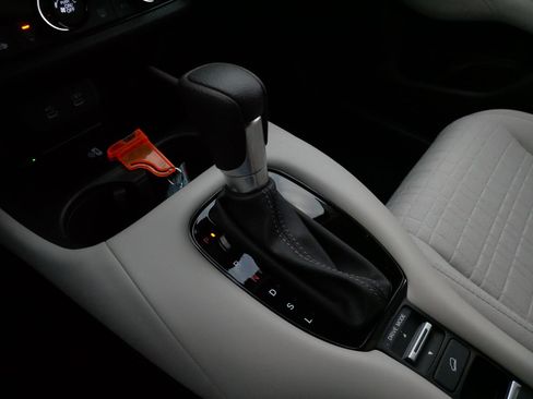 Certified 2026 Honda HR-V LX image 24