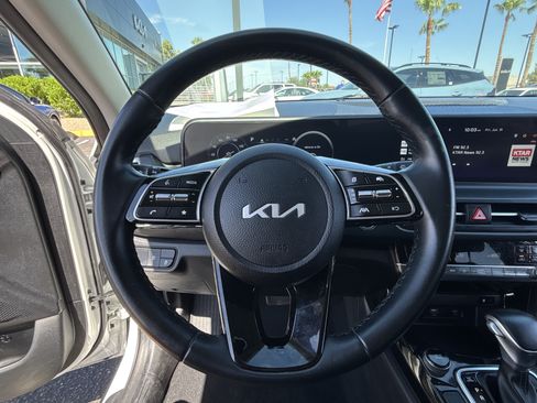 Certified 2025 Kia Seltos EX FWD image 24