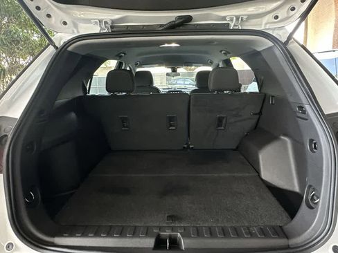 Used 2023 Chevrolet Equinox LS FWD image 25