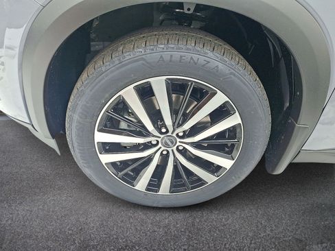 New 2025 Nissan Pathfinder Platinum image 4