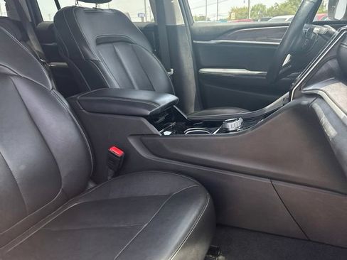 Used 2022 Jeep Grand Cherokee L Limited AWD/4WD image 19