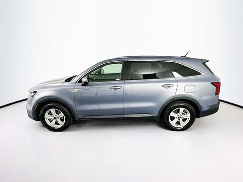 Used 2023 Kia Sorento LX image 4