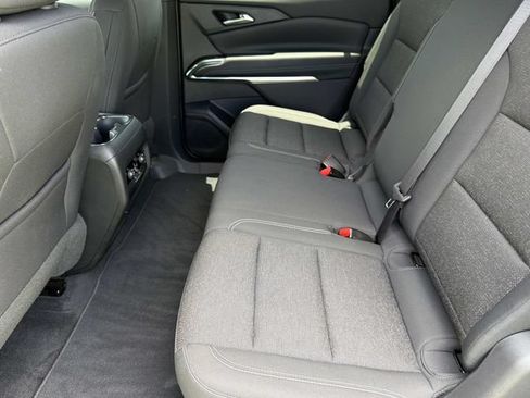 Used 2024 Chevrolet Traverse LS AWD/4WD image 21