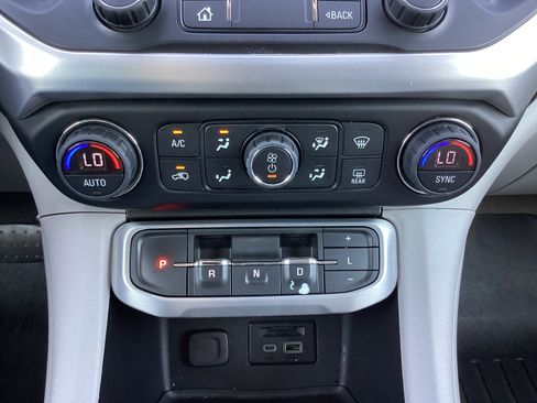 Used 2020 GMC Acadia SLT w/ Trailering Package image 24