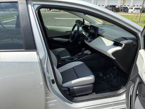 Used 2023 Toyota Corolla LE w/ LE Convenience Package FWD image 32