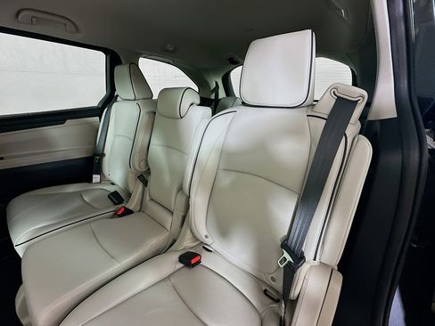 New 2026 Honda Odyssey Touring image 23