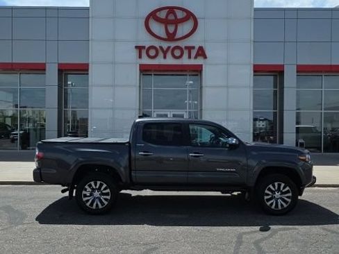 Used 2021 Toyota Tacoma Limited AWD/4WD image 6