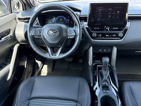 Used 2024 Toyota Corolla Cross XSE w/ Convenience Package image 24