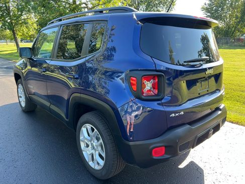 Used 2017 Jeep Renegade Latitude AWD/4WD image 8